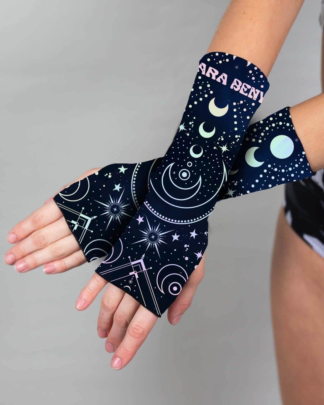 Sara Benyo Gloves