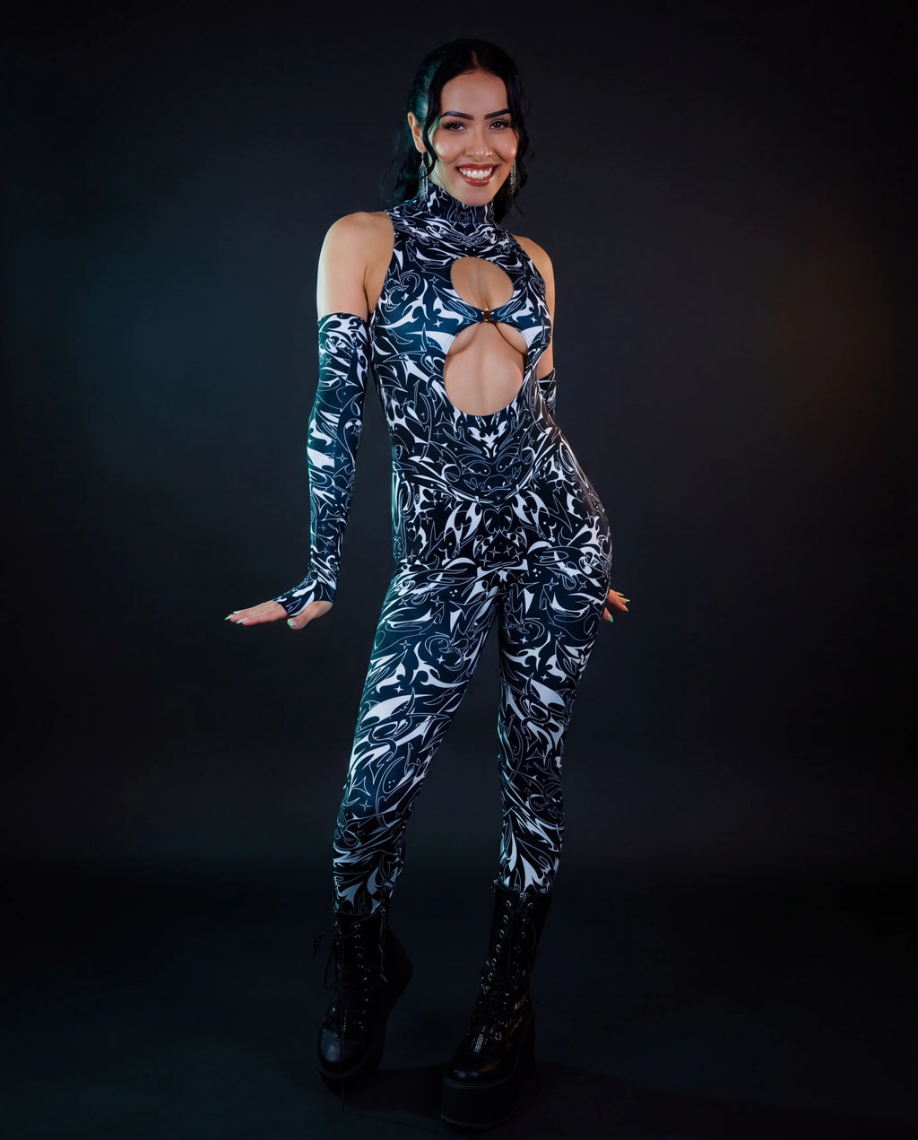 BLVDE Cold Shoulder Jumpsuit - rave bodysuit - styling view 10 - festival fashion