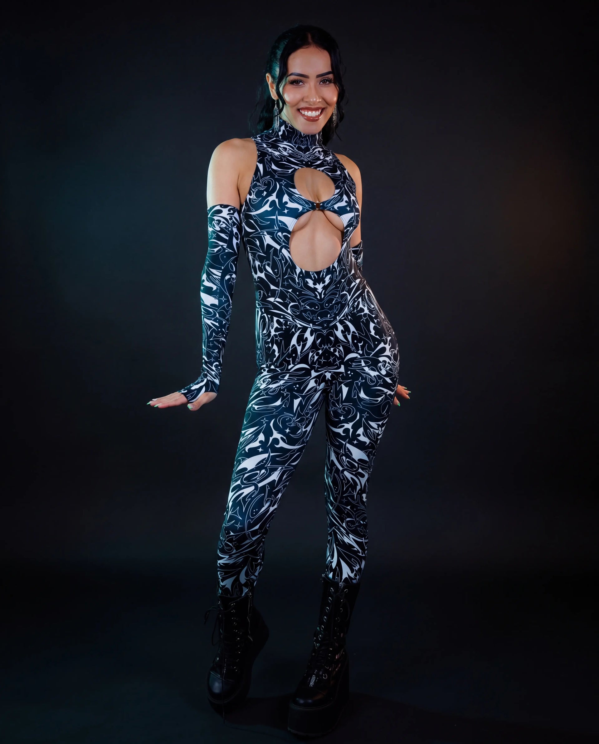 BLVDE Cold Shoulder Jumpsuit - rave bodysuit - styling view 10 - festival fashion