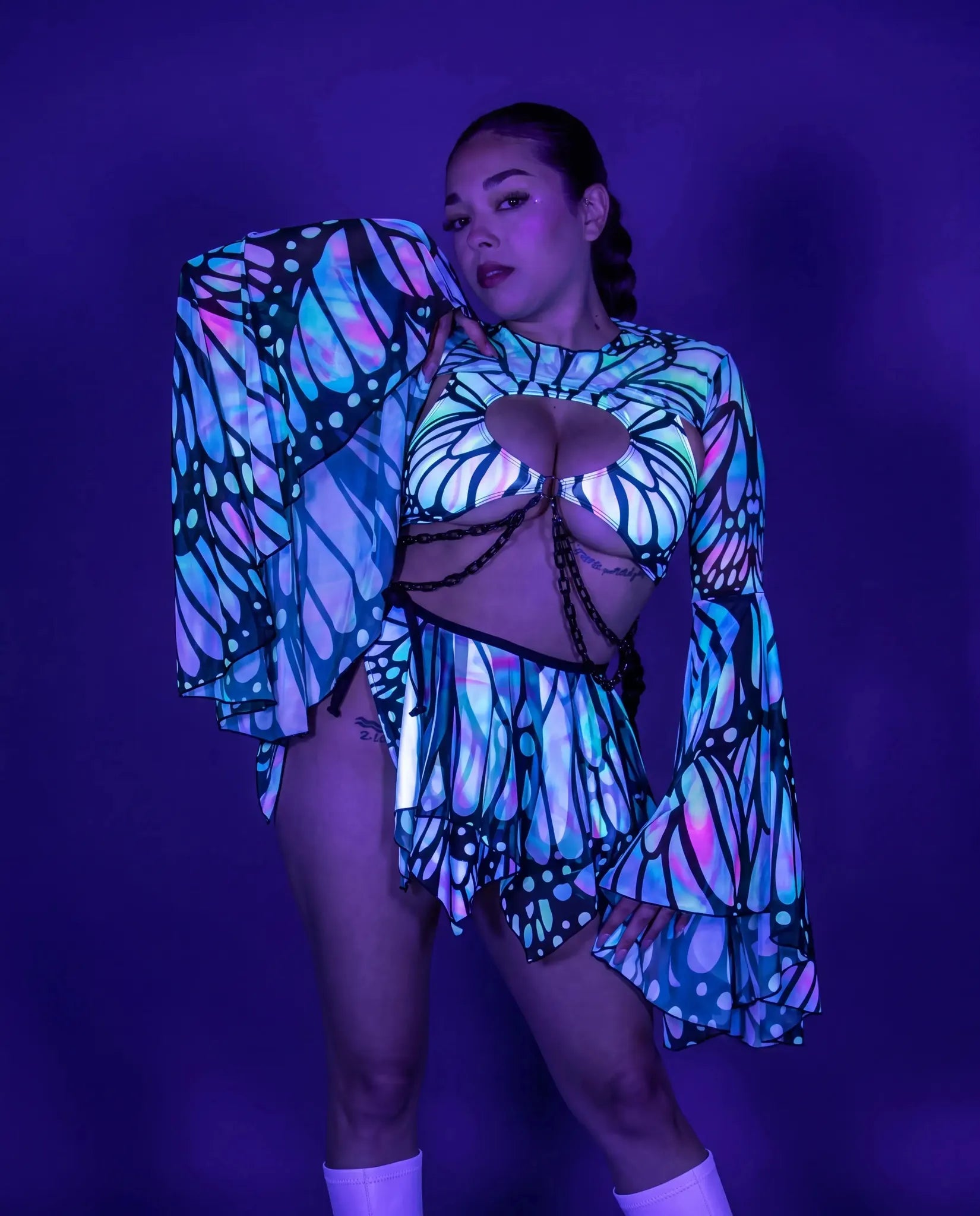gossamer-mesh-bell-sleeves